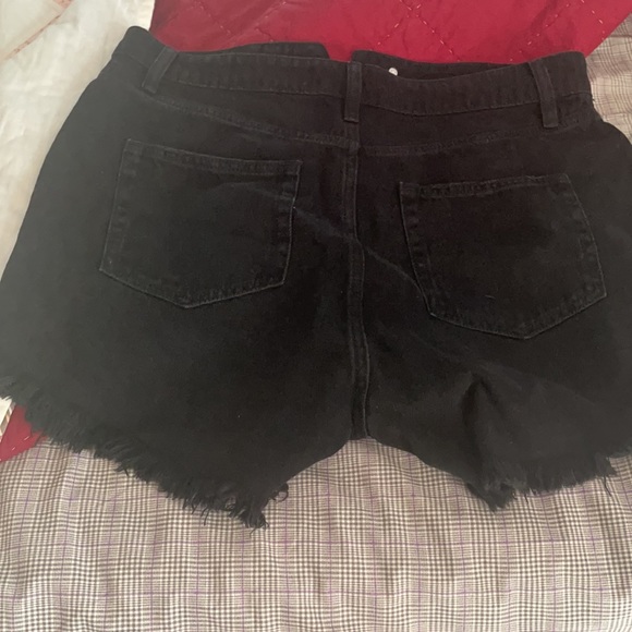 Black Jean shorts - Picture 2 of 3